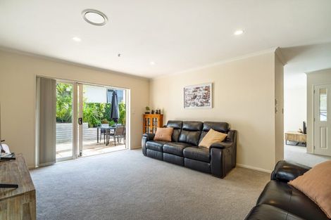Photo of property in 11 Phoebe Meikle Place, Torbay, Auckland, 0630