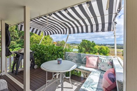 Photo of property in 2 Amokura Street, Waikanae, 5036