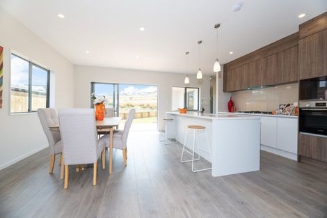 Photo of property in 1 Tarara Lane, Kumeu, 0810