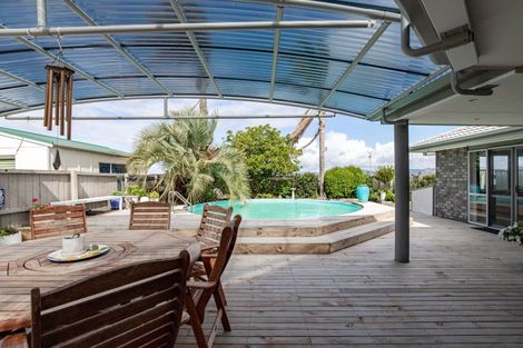 Photo of property in 10 Harris Place, Ngatea, 3503