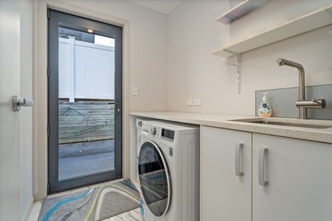 Photo of property in 1 Topping Place, Whitianga, 3510