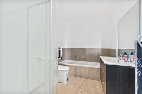 Photo of property in 159 Keri Vista Rise, Papakura, 2110