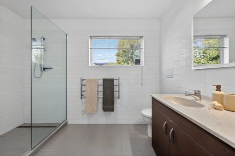 Photo of property in 19 Athol Terrace, Upper Riccarton, Christchurch, 8041