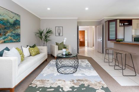 Photo of property in 18 Lissleton Drive, East Tamaki, Auckland, 2013