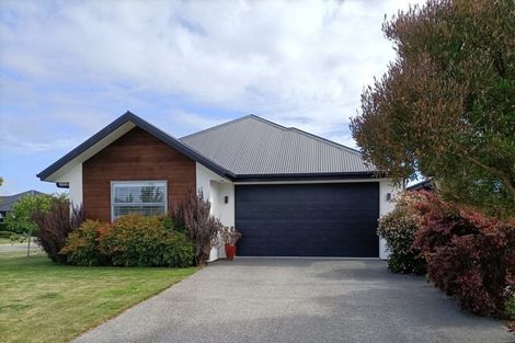 Photo of property in 32 Te Whenu Crescent, Marshland, Christchurch, 8083