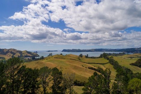 Photo of property in 61 Spikes Way, Whitianga, 3510