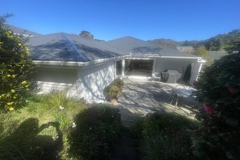 Photo of property in 11 Ngatoto Street, Khandallah, Wellington, 6035