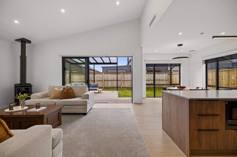 Photo of property in 6 Rushland Road, Jacks Point, 9371