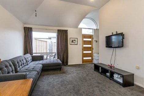 Photo of property in 2/4 Morrison Avenue, Northcote, Christchurch, 8052