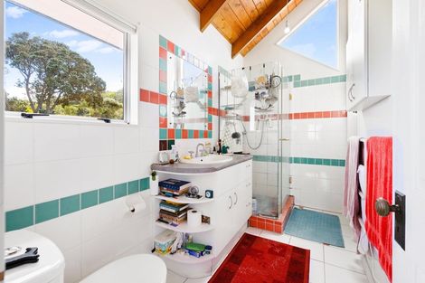 Photo of property in 12 Edwin Mitchelson Road, Muriwai, Waimauku, 0881