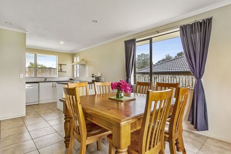 Photo of property in 39 Misty Valley Drive, Henderson, Auckland, 0612