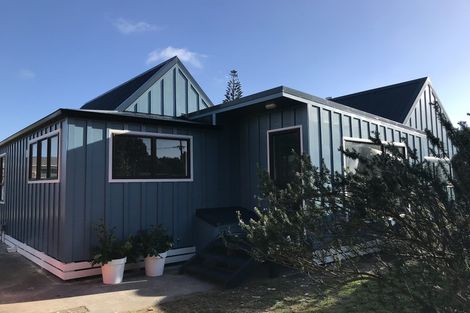 Photo of property in 3 Sarah Street, Waikawa Beach, Levin, 5573