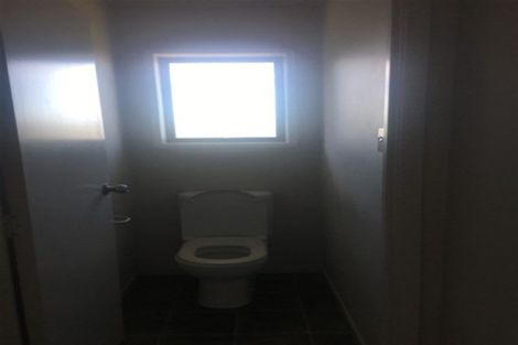 Photo of property in 19 Rosewarne Crescent, Glendene, Auckland, 0602