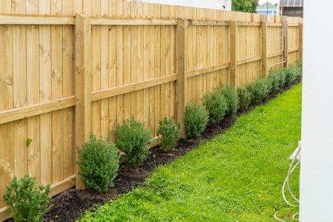 Photo of property in 5/20 Ballinger Place, Carterton, 5713