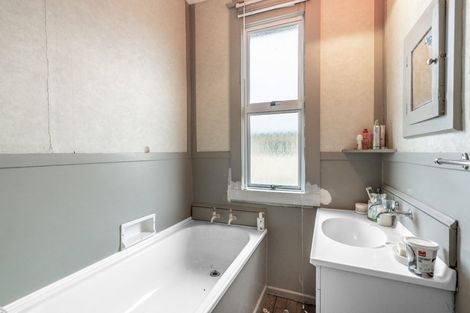 Photo of property in 27 Ferry Road, Edendale, 9825