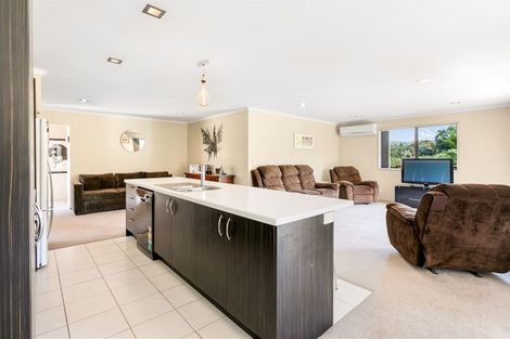 Photo of property in 70 South Kensington Way, Henderson, Auckland, 0612