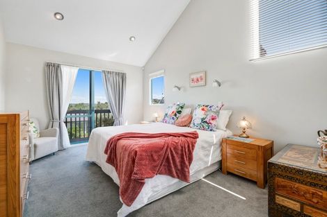 Photo of property in 12 Ascot Way, Orewa, 0931