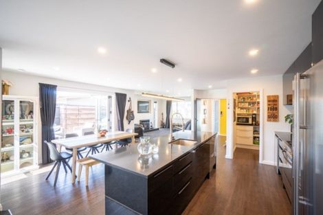 Photo of property in 103 Johnstone Drive, Fitzherbert, Palmerston North, 4410