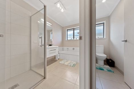 Photo of property in 1 Raithburn Terrace, Pokeno, 2402