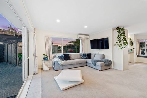 Photo of property in 46 Blue Heron Rise, Stanmore Bay, Whangaparaoa, 0932