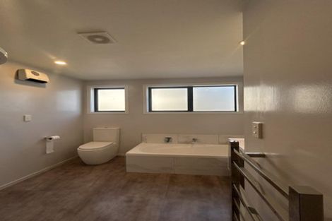 Photo of property in 135 Queenspark Drive, Parklands, Christchurch, 8083