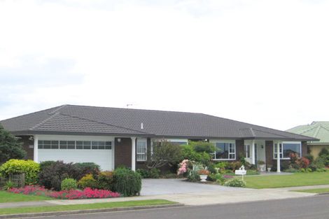 Photo of property in 106 Hamurana Road, Omokoroa, 3114