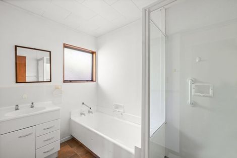 Photo of property in 1/2 Bill Ashcroft Grove, Havelock North, 4130