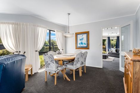 Photo of property in 21 Joseph Banks Drive, Whitby, Porirua, 5024