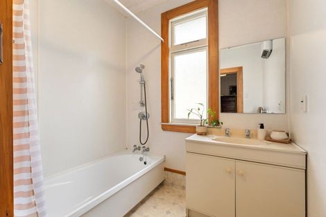 Photo of property in 54 Miro Street, Takaro, Palmerston North, 4410