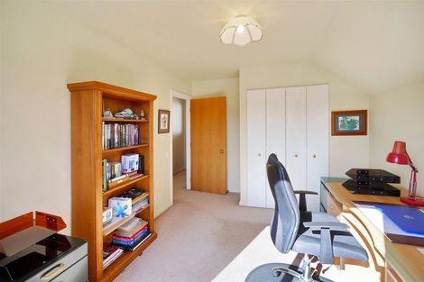 Photo of property in 2/112 Memorial Avenue, Burnside, Christchurch, 8053