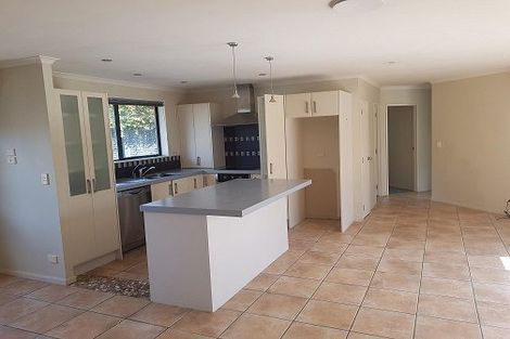 Photo of property in 43 Te Wharau Drive, Greenhithe, Auckland, 0632