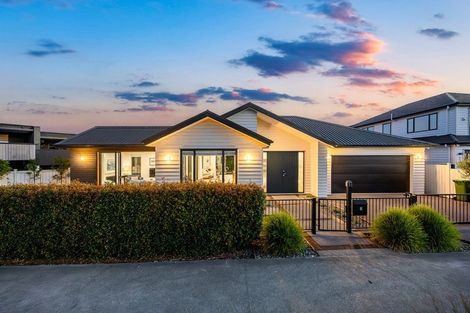 Photo of property in 3 Keel Street, Long Bay, Auckland, 0630