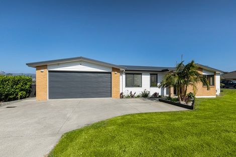 Photo of property in 4 Karika Place, Massey, Auckland, 0614