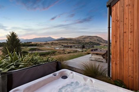 Photo of property in 11 Cunninghams Drive, Jacks Point, Queenstown, 9371