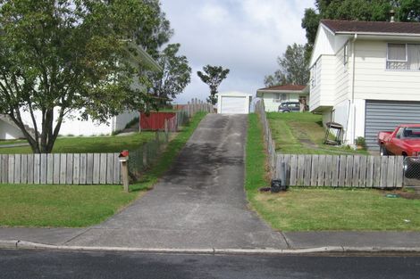 Photo of property in 16 Claverdon Drive, Massey, Auckland, 0614