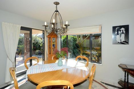 Photo of property in 5 Arundel Gate, Avonhead, Christchurch, 8042