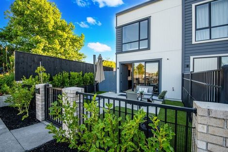Photo of property in 8 Patariki Way, Beach Haven, Auckland, 0626