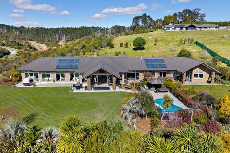 Photo of property in 35 Polo Lane, Whitford, Manurewa, 2576