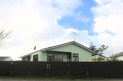 Photo of property in 25 Chatsworth Place, Highbury, Palmerston North, 4412