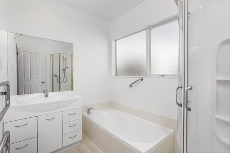 Photo of property in 2/10 Ross Crescent, Orewa, 0931