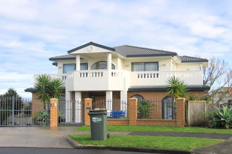 Photo of property in 8 Serl Place, Goodwood Heights, Auckland, 2105