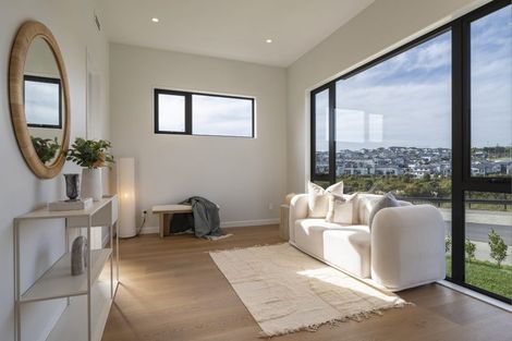 Photo of property in 52 Streamview Way, Long Bay, Auckland, 0630