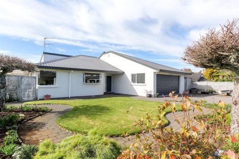 Photo of property in 54 Karina Road, Merrilands, New Plymouth, 4312