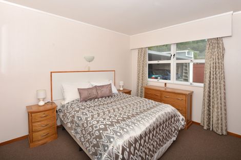 Photo of property in 12 Graham Street, One Tree Point, 0118