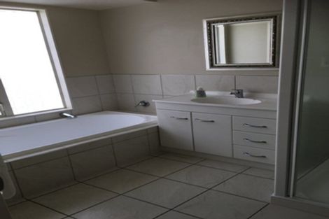 Photo of property in 8 Belcoo Crescent, East Tamaki, Auckland, 2013