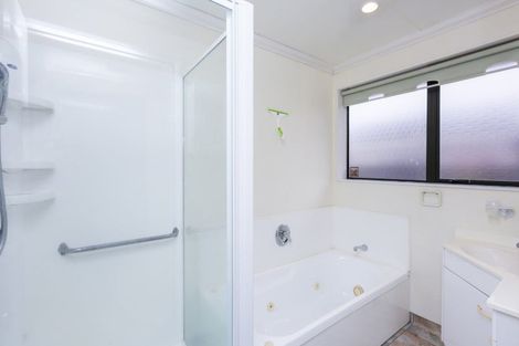 Photo of property in 6 Kowhai Avenue, Ebdentown, Upper Hutt, 5018