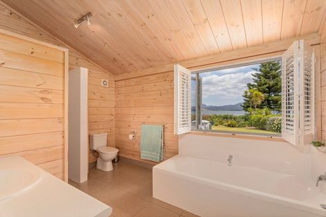 Photo of property in 132 Harbour Drive, Matarangi, Whitianga, 3592