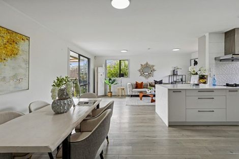 Photo of property in 35 Jadewynn Drive, Massey, Auckland, 0614