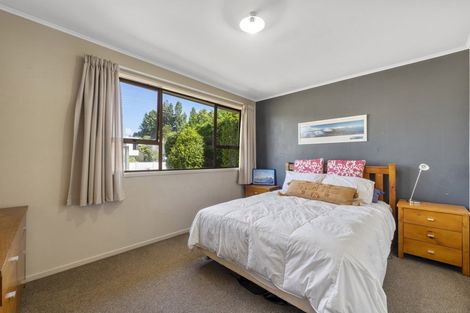 Photo of property in 1/12 Gradwell Place, Two Mile Bay, Taupo, 3330