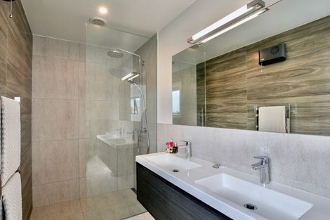 Photo of property in 18 Glenfiddich Road, Jacks Point, Queenstown, 9371